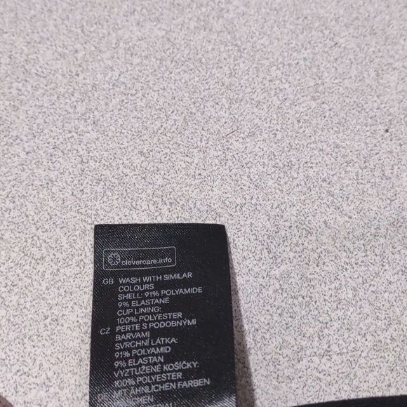 H&M Women's Black Scrunched Triangle Bikini Swimsuit Top Size 6 - Picture 5 of 5